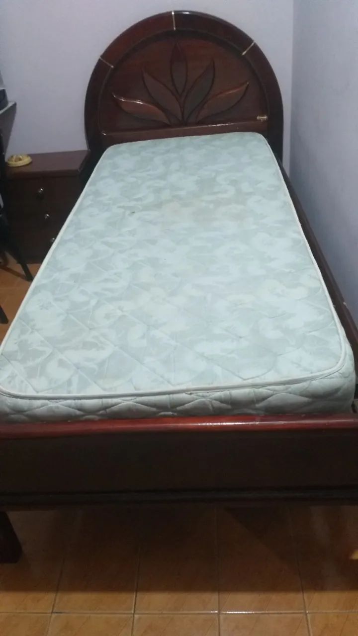Cama de solteiro em excelente estado novo tel * - Foto 4