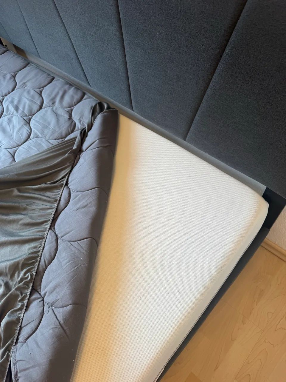 Cama king com 2 colchão emma  comprados na Alemanha  - Foto 2