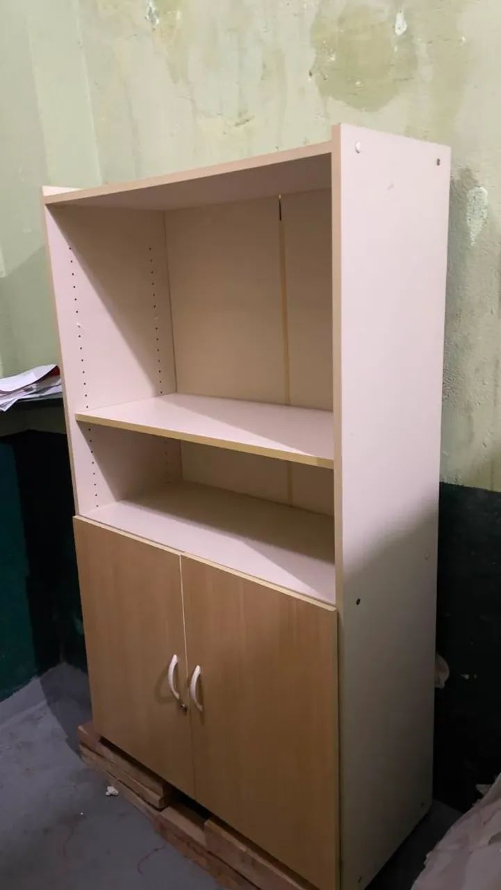 MÓVEL P/ ESCRITÓRIO C/ REPARTIÇÃO E PORTA  - Foto 3