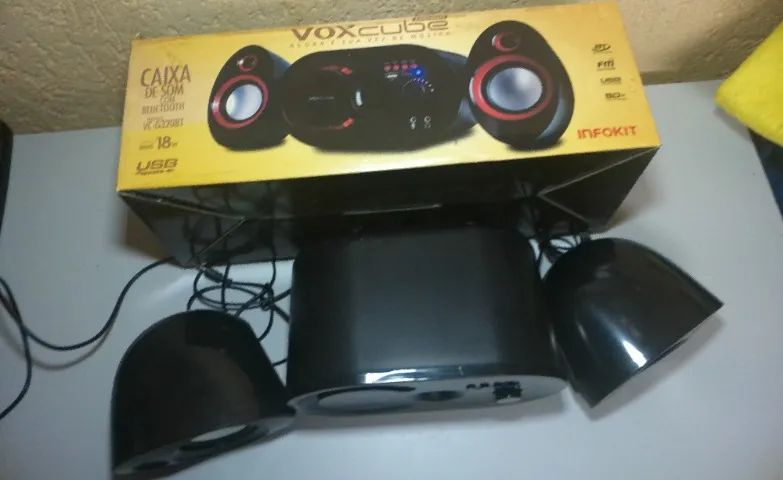 Vendo uma  Caixa de Som ?FOXCLUBE? Usada em perfeito funcionamento com BLUETOOTH, MODELO = - Foto 4
