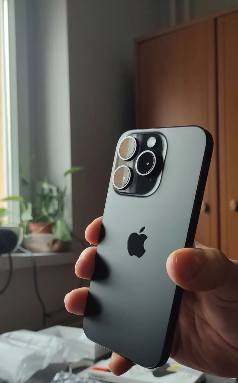iphone 15 pro Max novo com nota e carregador turbo - bateria 87% - Foto 2