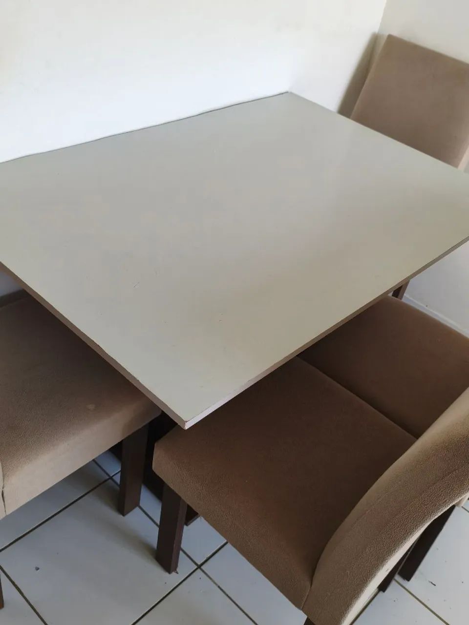Mesa Tampo MDF com 4 cadeiras - Foto 4