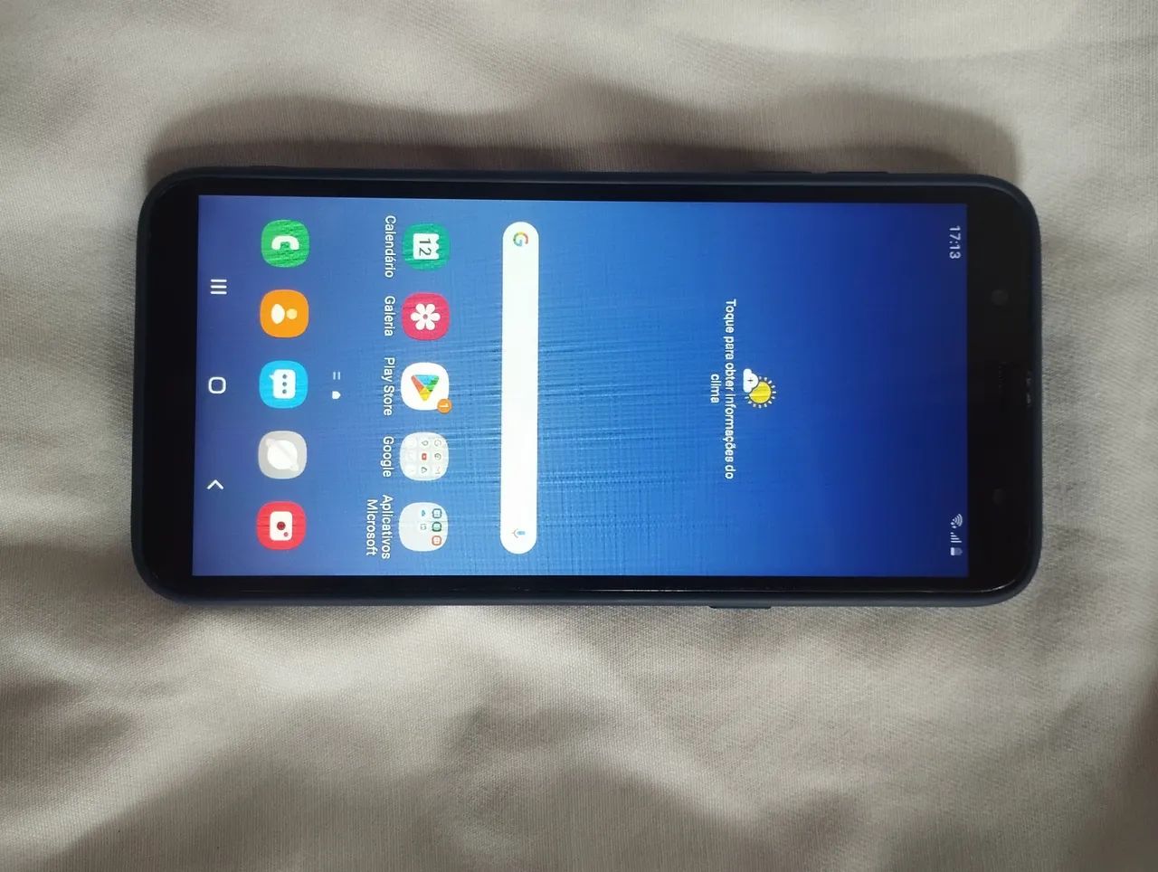 Celular j8