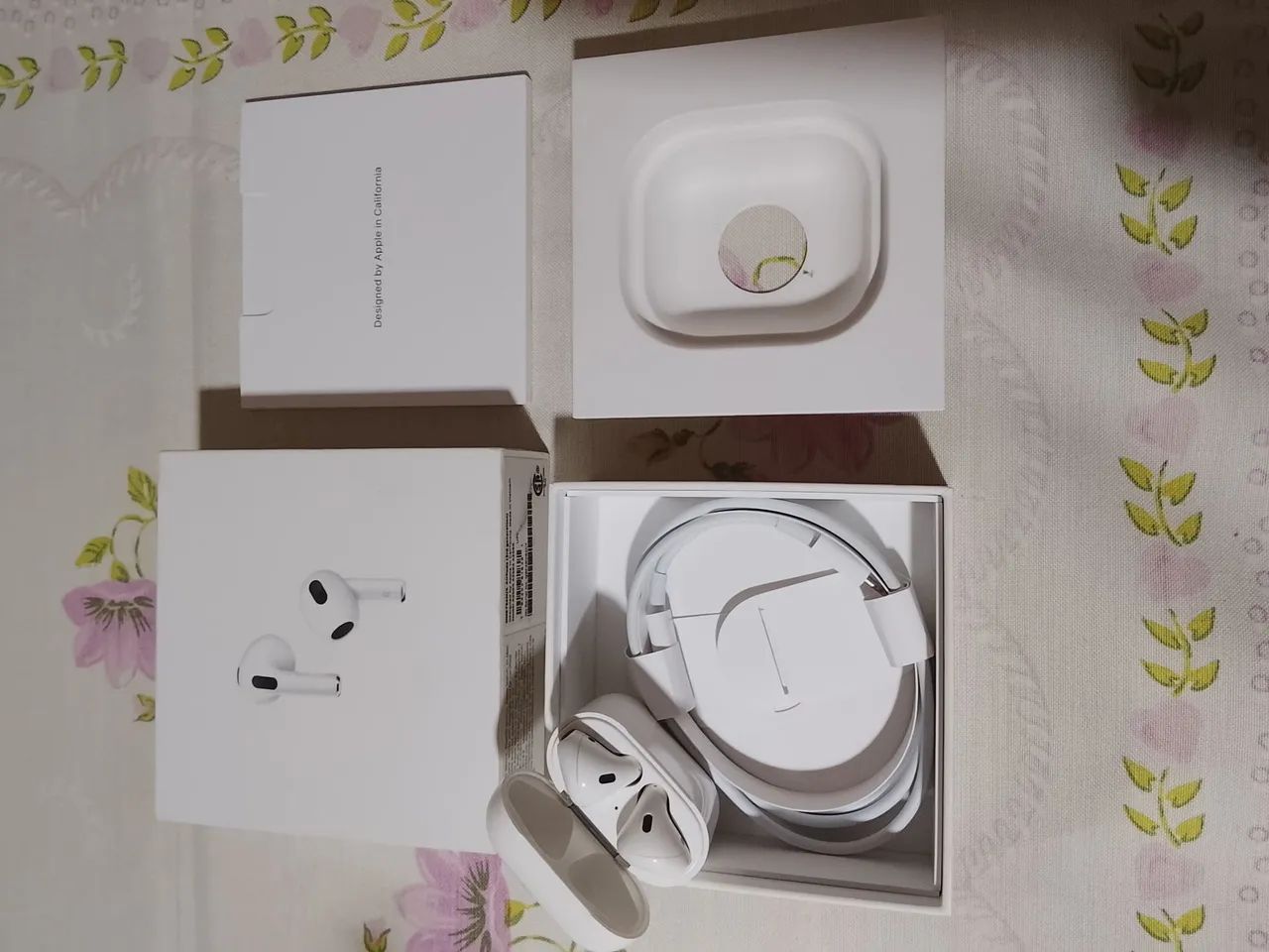 AirPods With MagSafe Charging Case - Foto 2