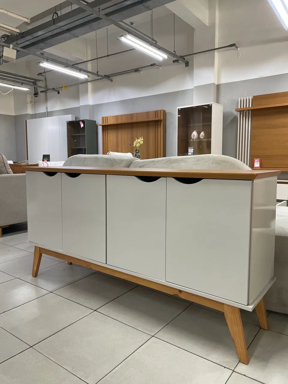 Aparador, buffet e mesa de centro