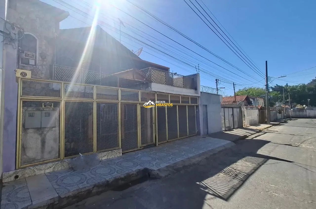 Casa a Venda com 4 dormitórios e Suíte no Conjunto Celso Machado REF: 22586