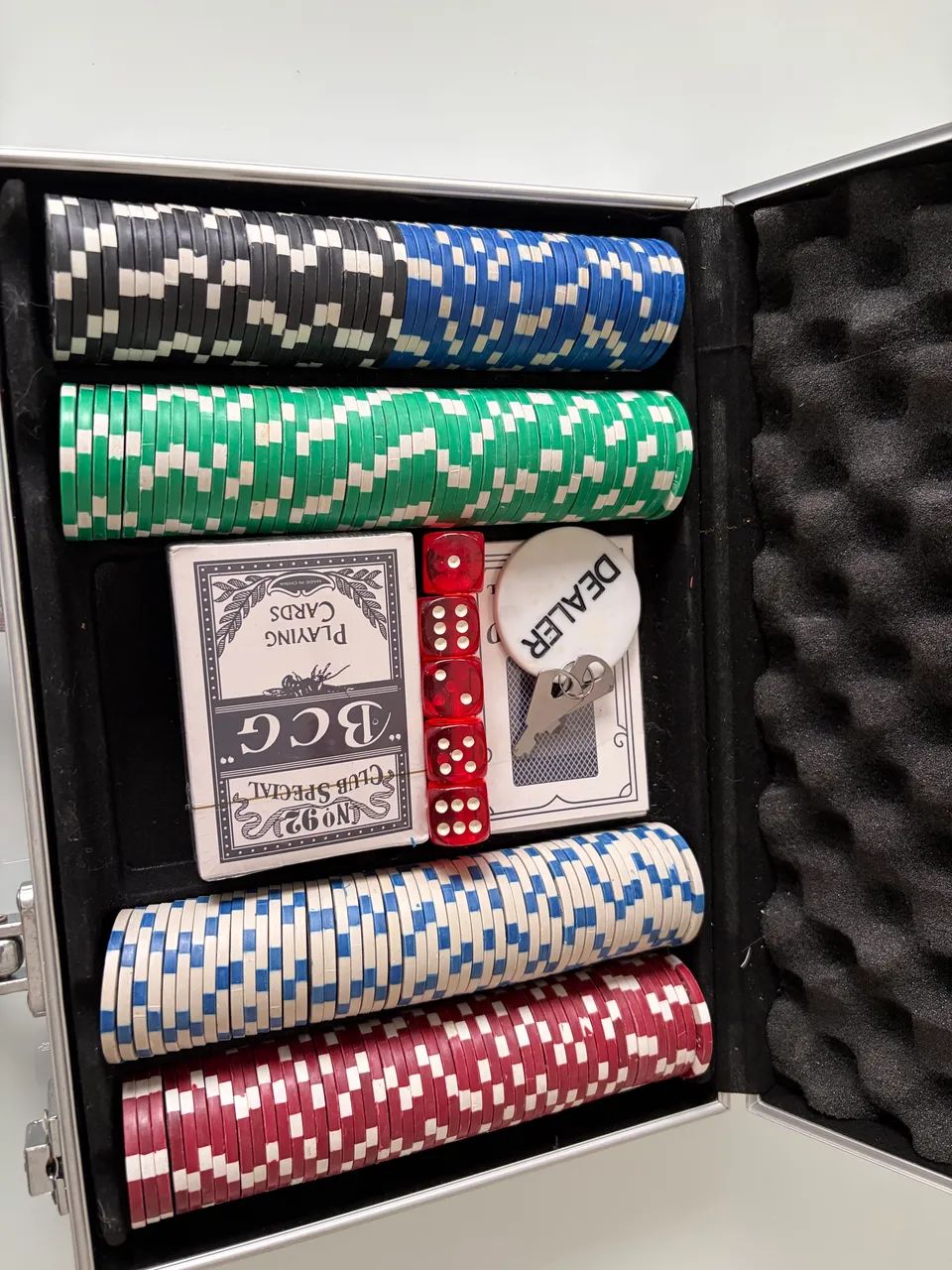 Maleta de Poker - 200 Fichas + Acessórios - Foto 3