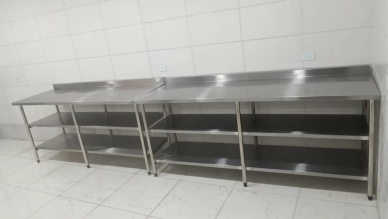 Mesa de inox para manipulação