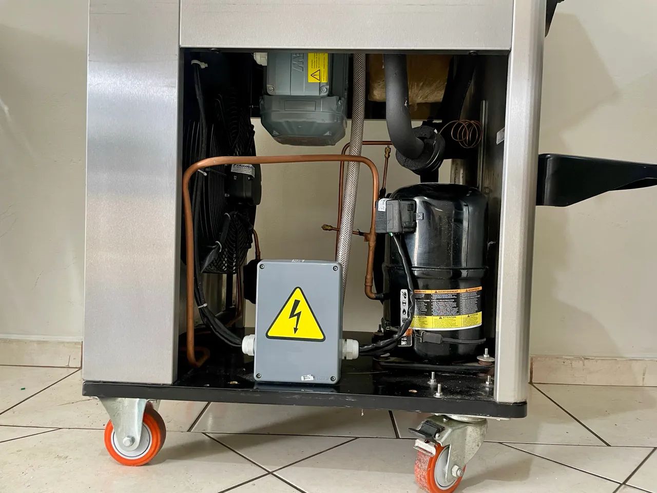 Máquina de sorvete e açaí Finamac Pro 4 - Foto 2