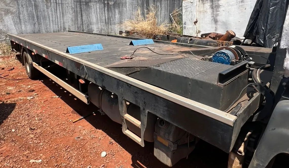 PLATAFORMA DE GUINCHO 7,5 MTS 