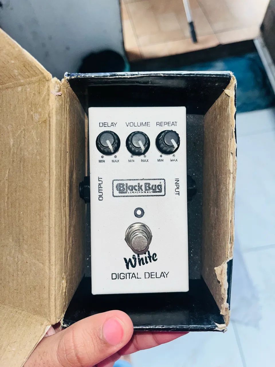 Pedal delay digital white