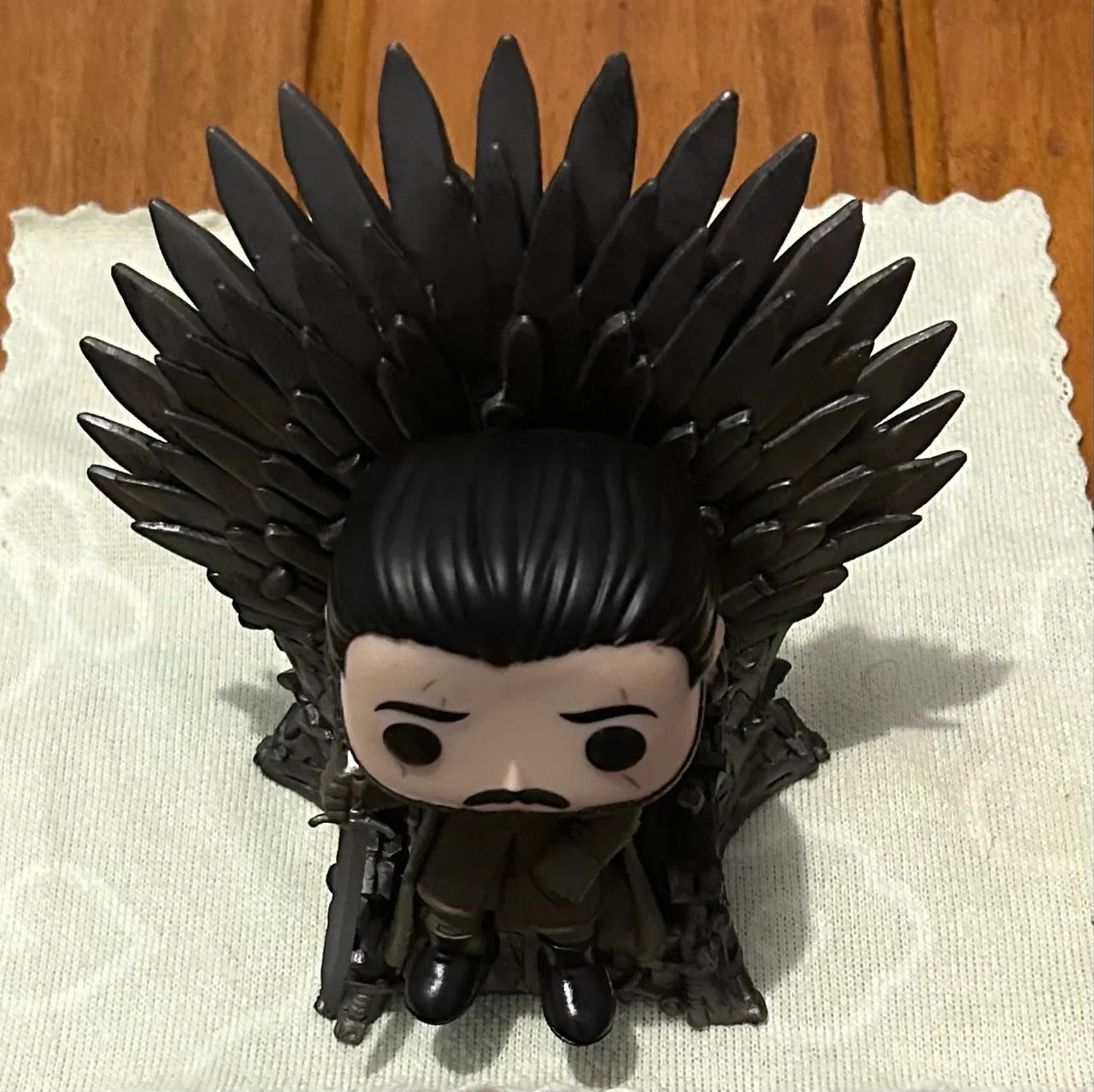 Funko Pop Jon Snow Game of Thrones Iron Throne 72 - Foto 2