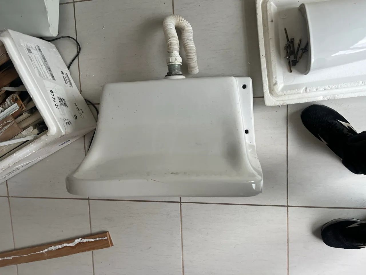 White Celite Tank64962667674115125