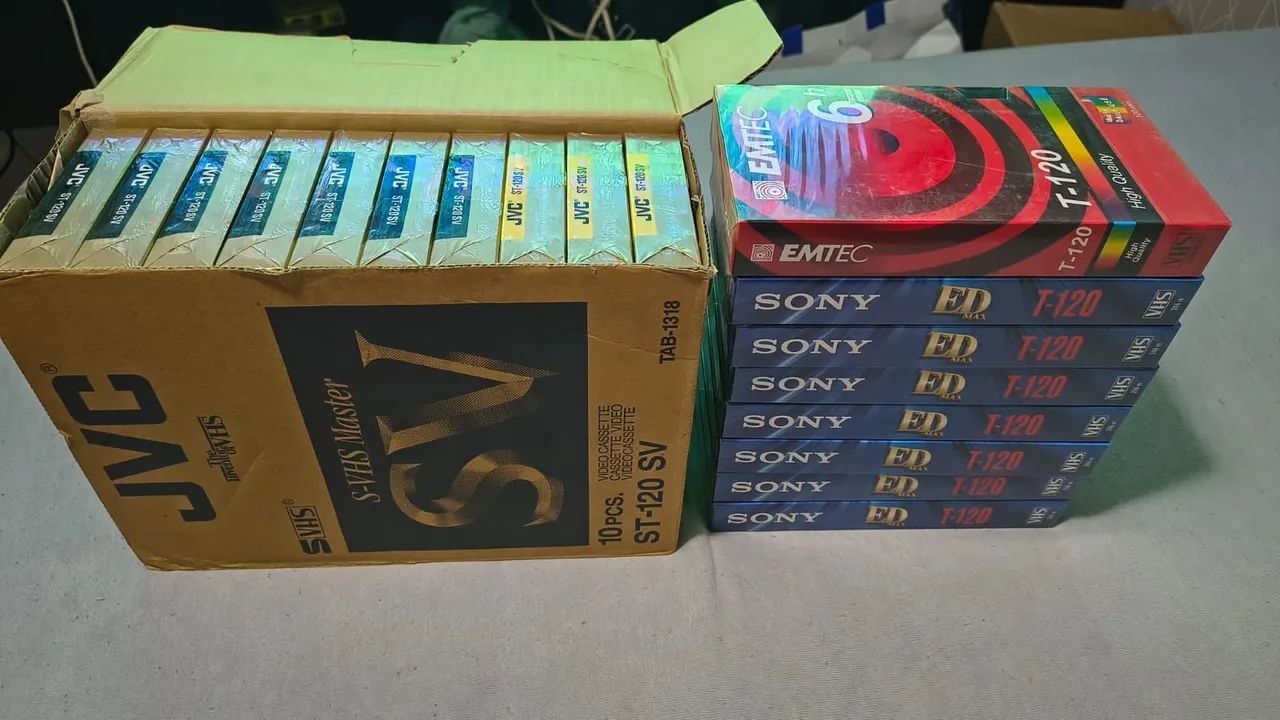 18. Fitas  VHS. lacradas 