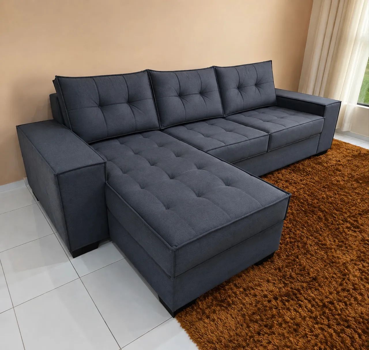Sofá chaise em linho disponível a pronta entrega 