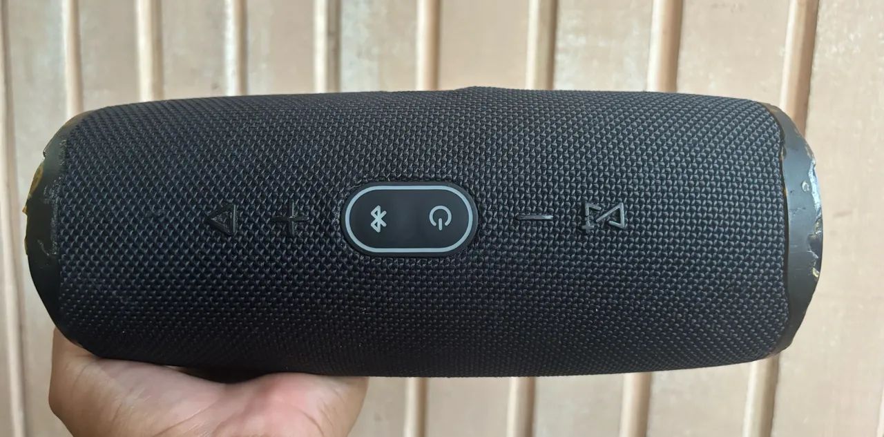 Vendo caixa jbl charge 4  - Foto 2