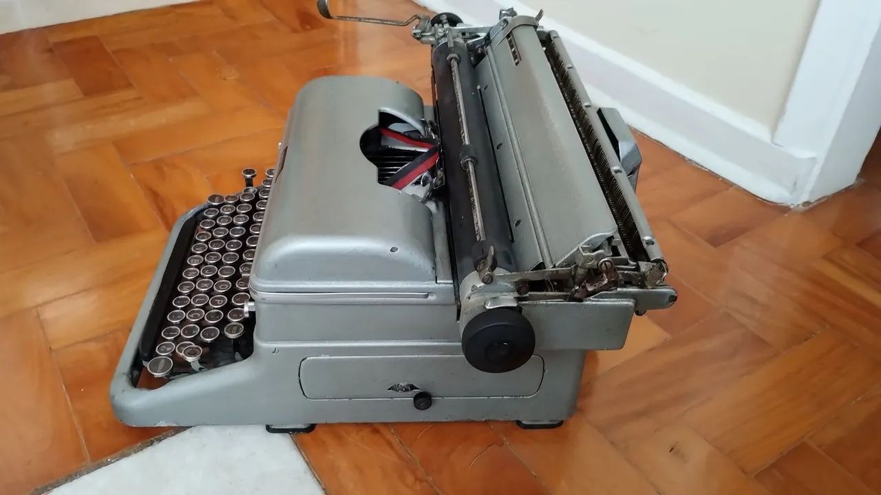 Máquina de escrever Royal  - Foto 3