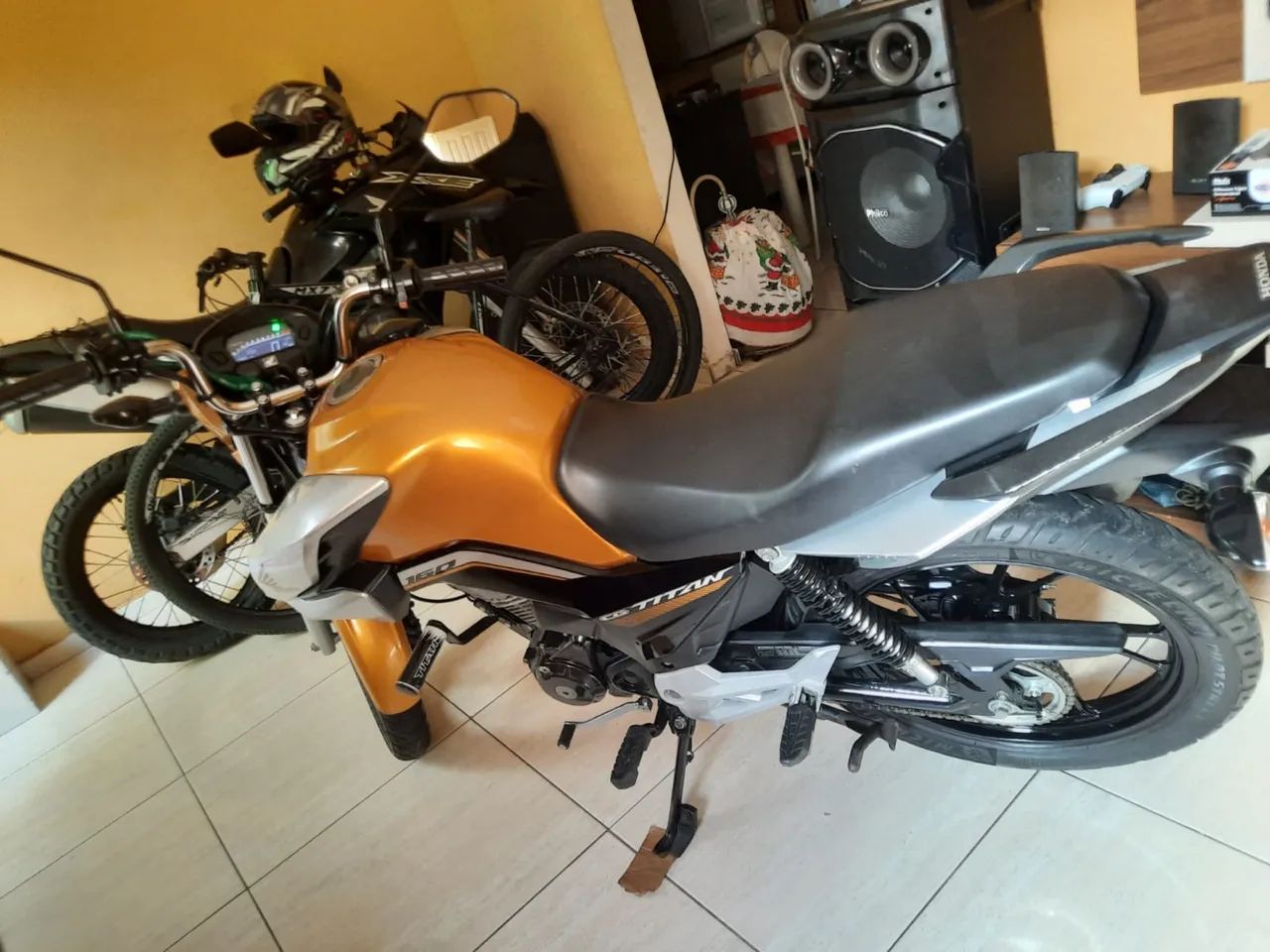 Moto TITAN 160 super conservada. - Foto 3