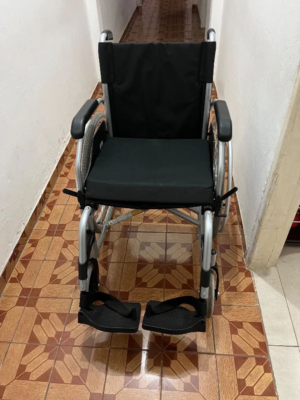 Cadeira de rodas de alumínio Semi nova