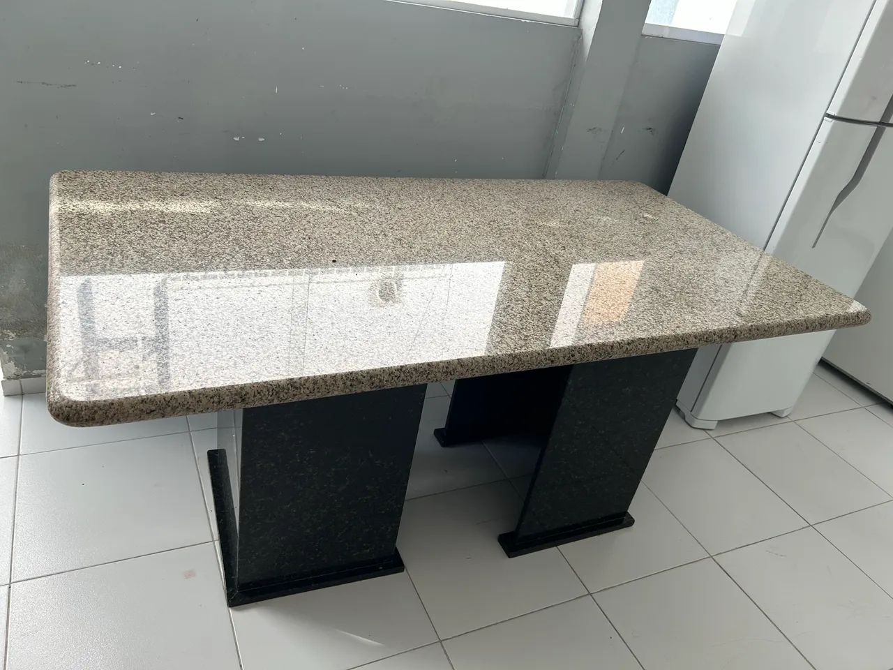 Vendo mesa de granito 