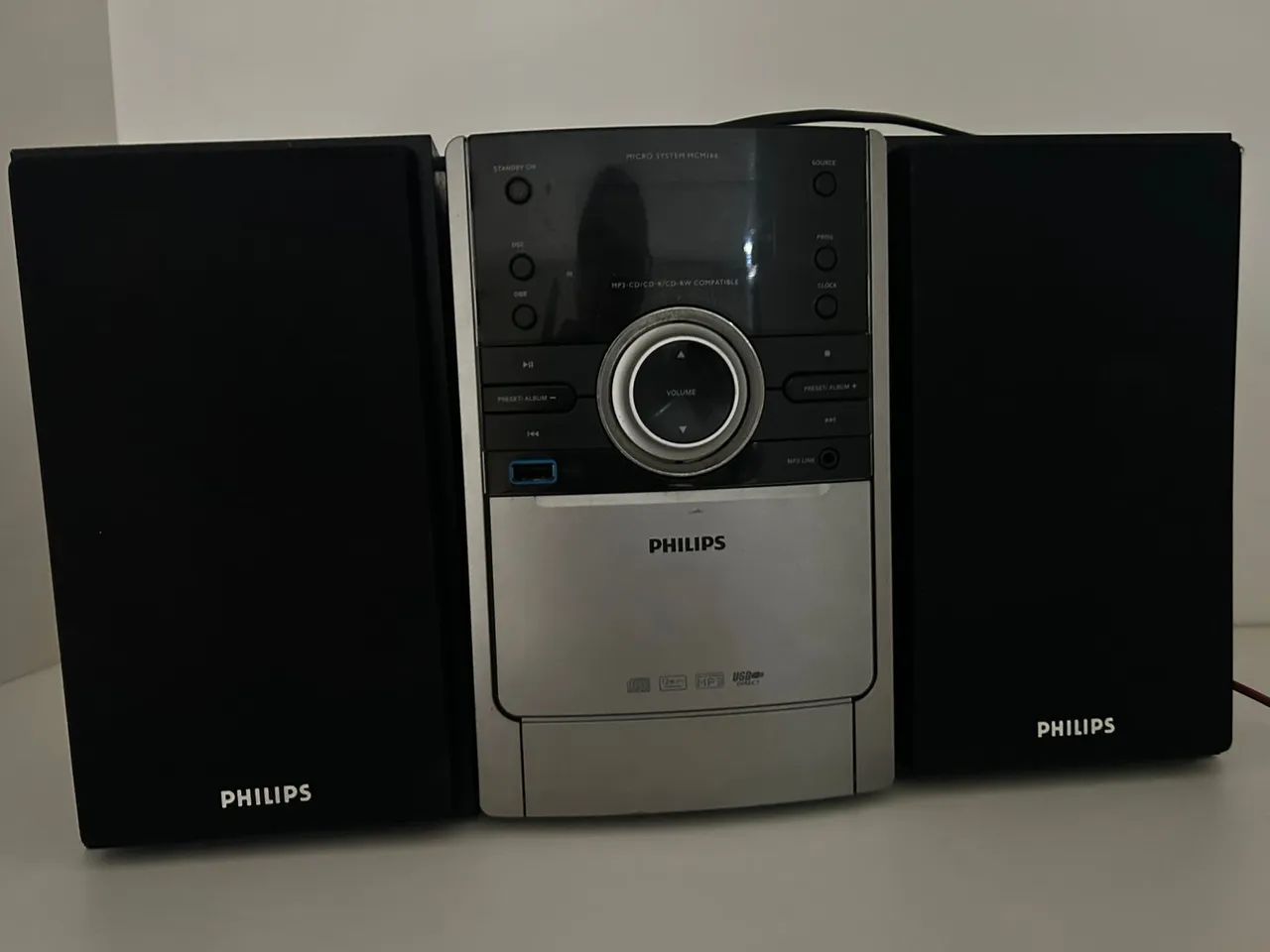 Som Philips com caixas de.som entrada USB 