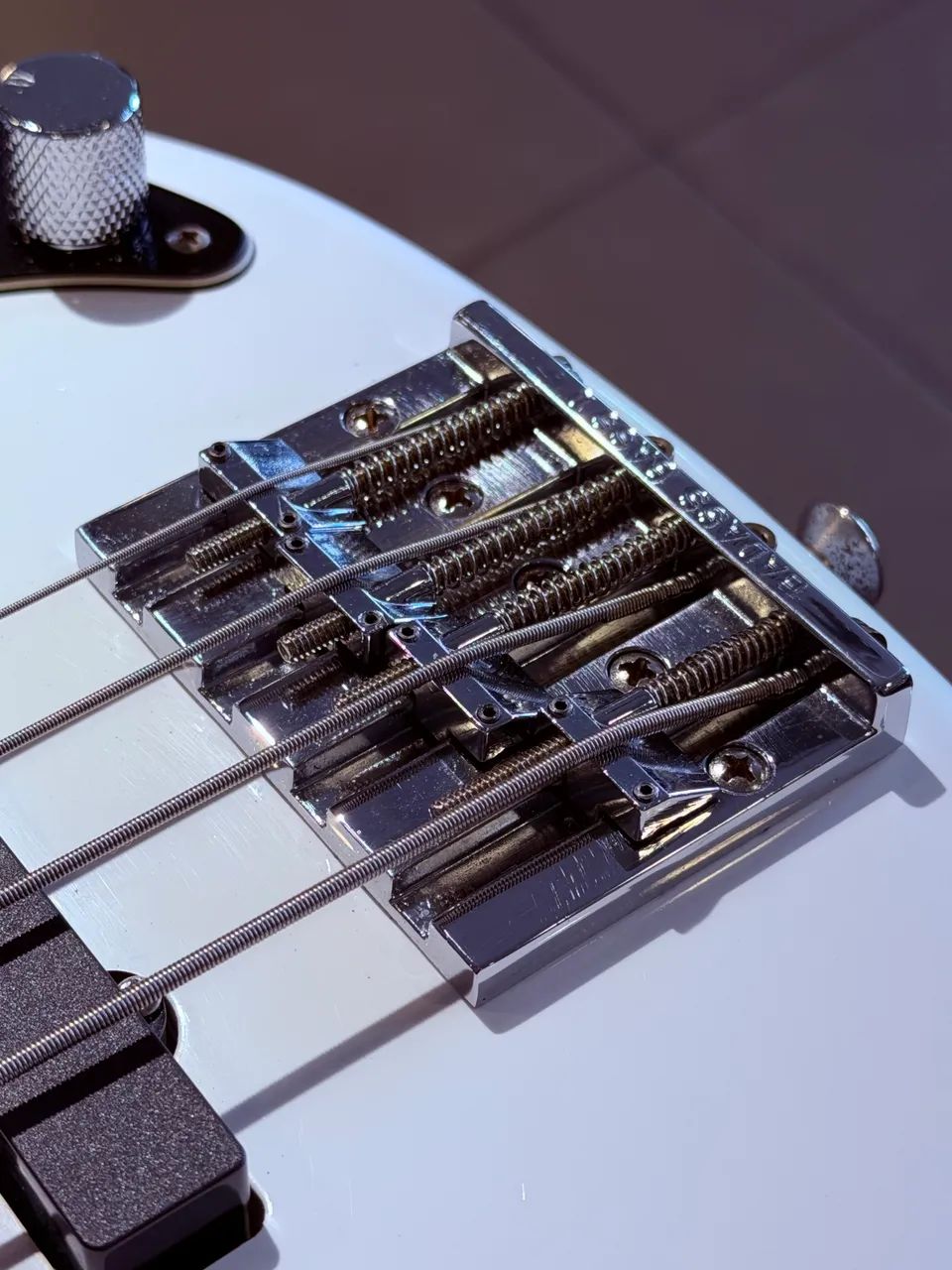 Baixo Squier turbinado  - Foto 5