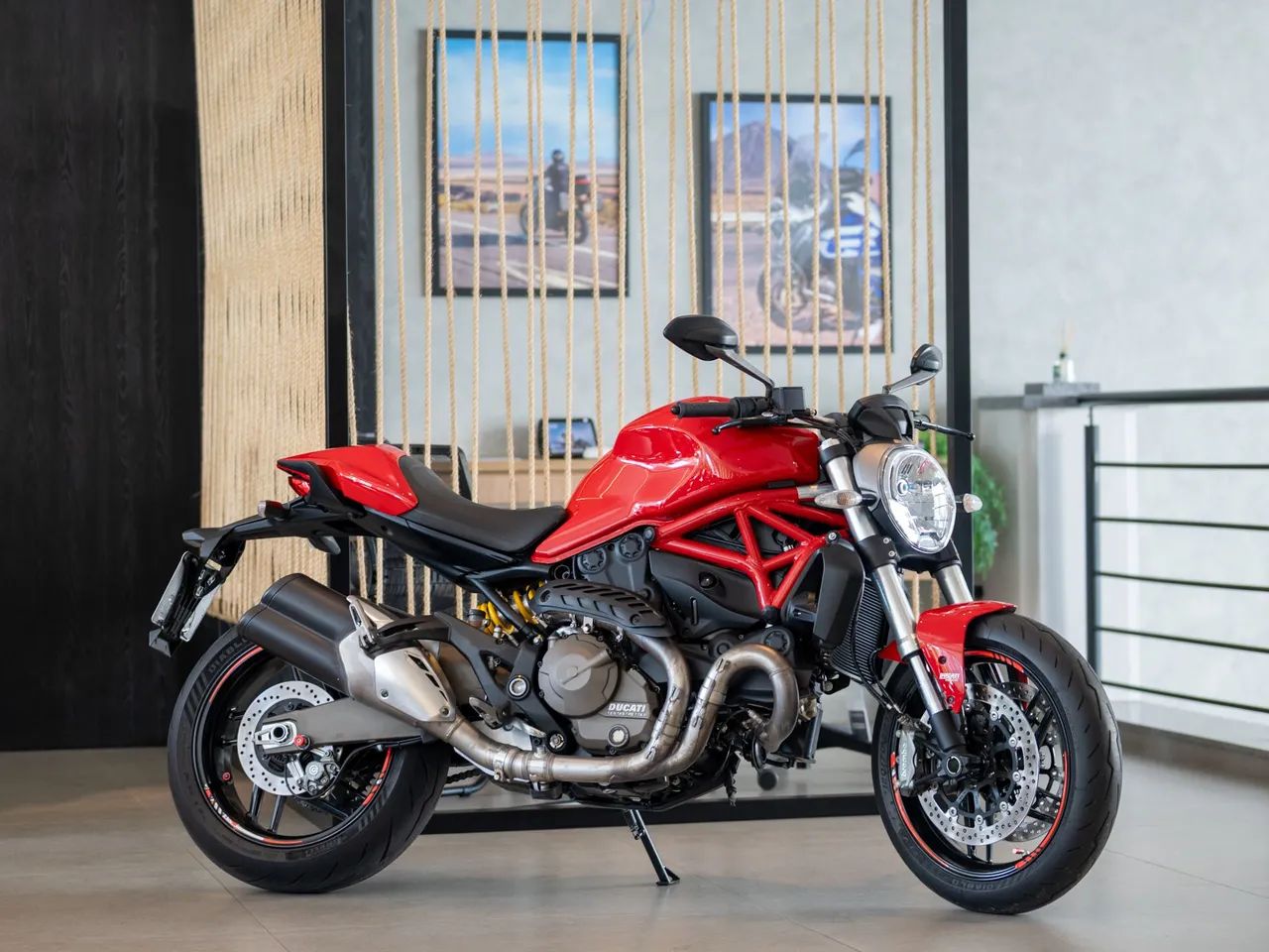 DUCATI MONSTER 821 2016 - Foto 2