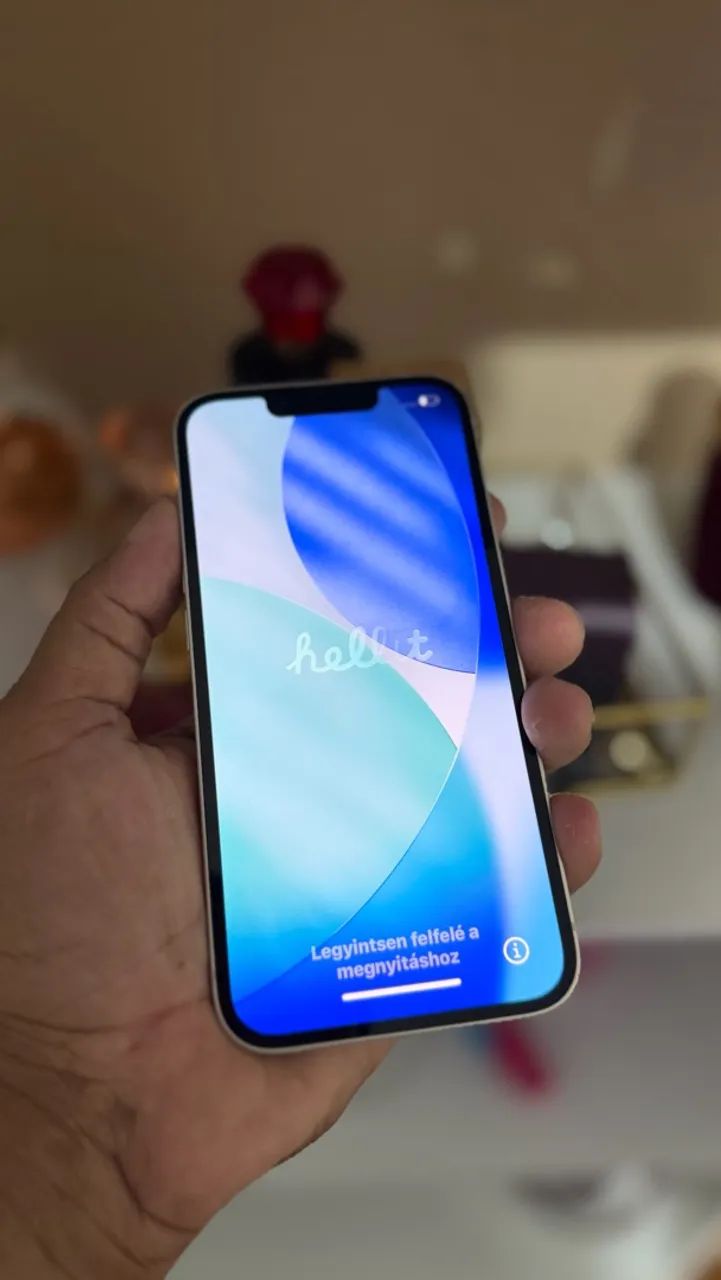 iPhone 13 - 128gb novo 