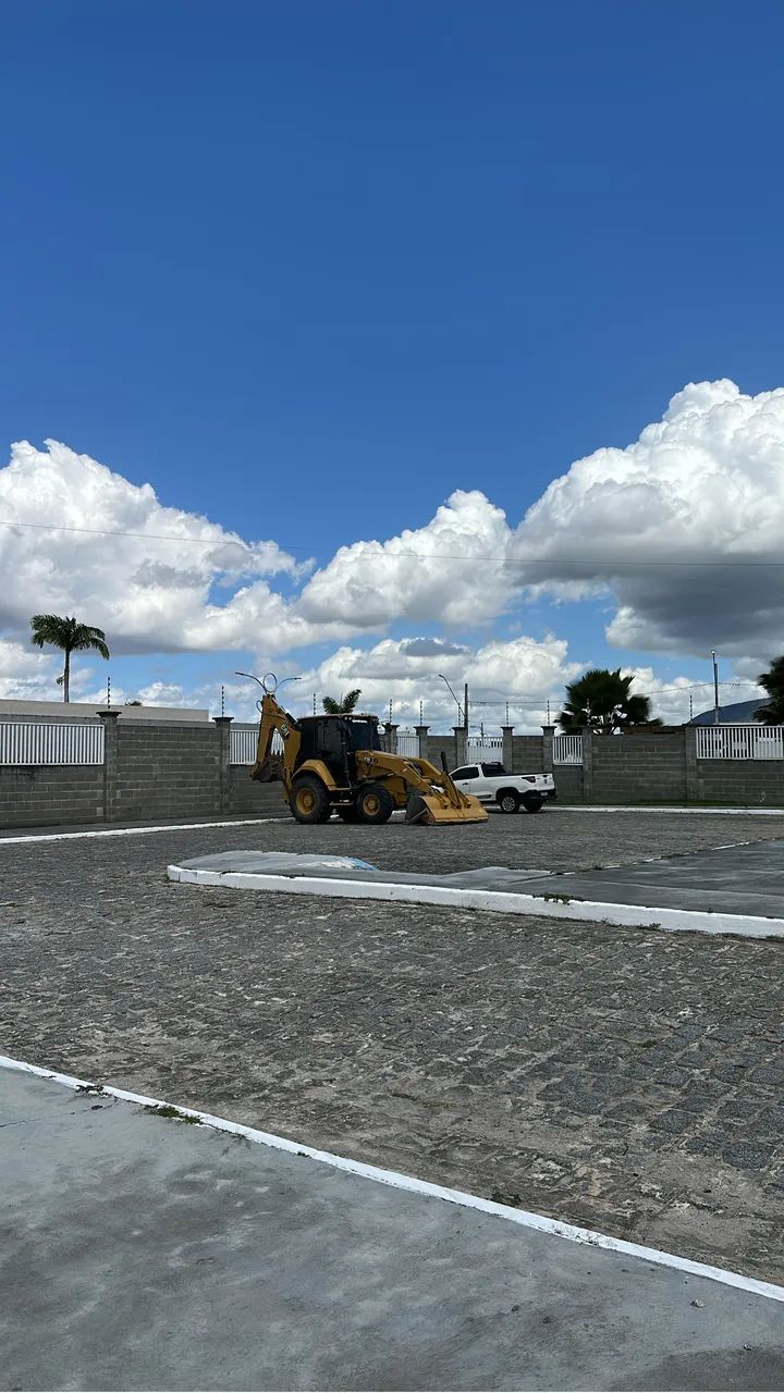 Retroescavadeira Cat 2021 troco em caçamba  - Foto 4