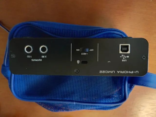 Interface de áudio USB Behringer U-Phoria UMc22 - Foto 5