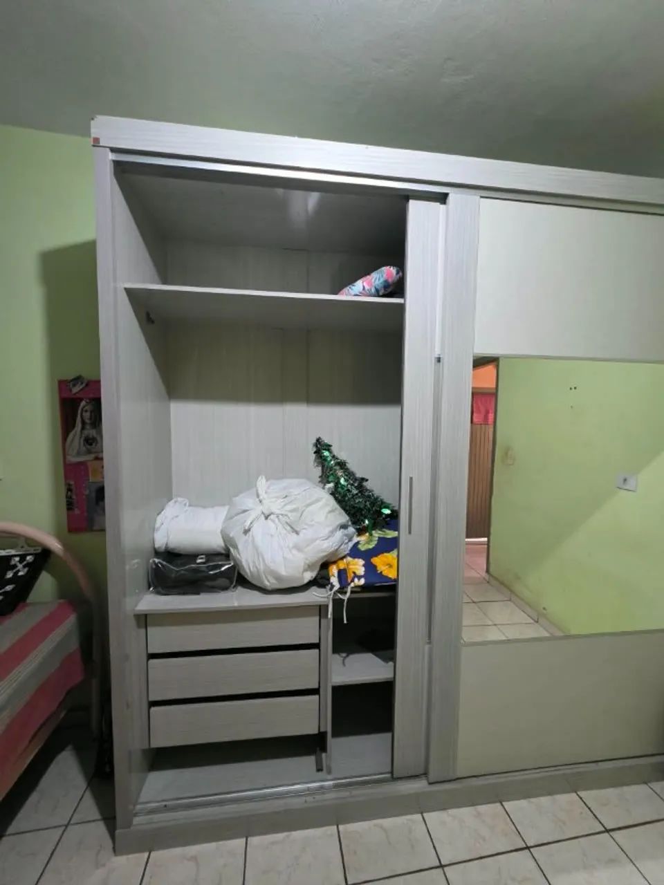 Guarda Roupa Lilás com espelho - Foto 2