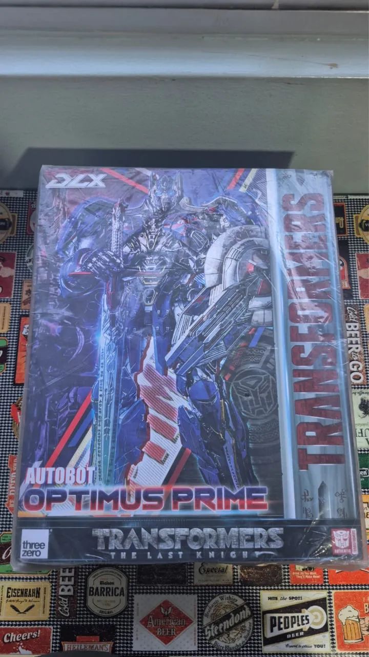 Threezero Optimus prime the last knight