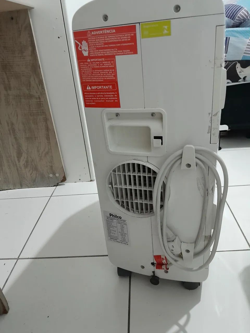 Ar-condicionado portátil Philco PH11000F funcionando - sem mangueira e controle - Foto 4