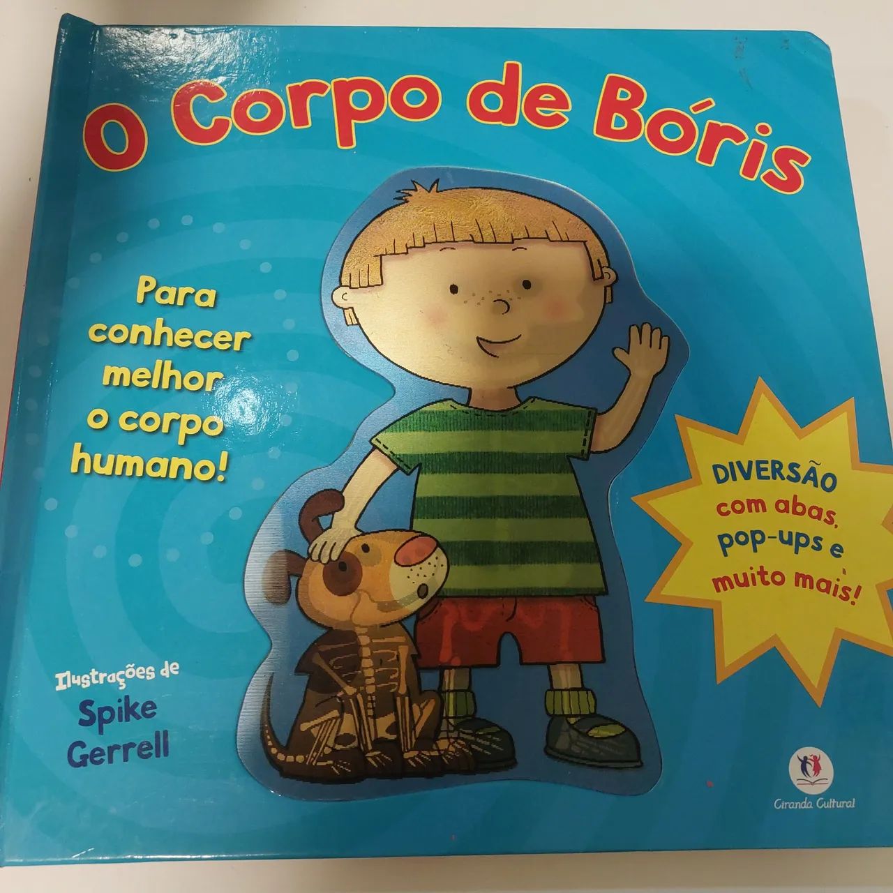 O corpo de Bóris livro com pop-ups