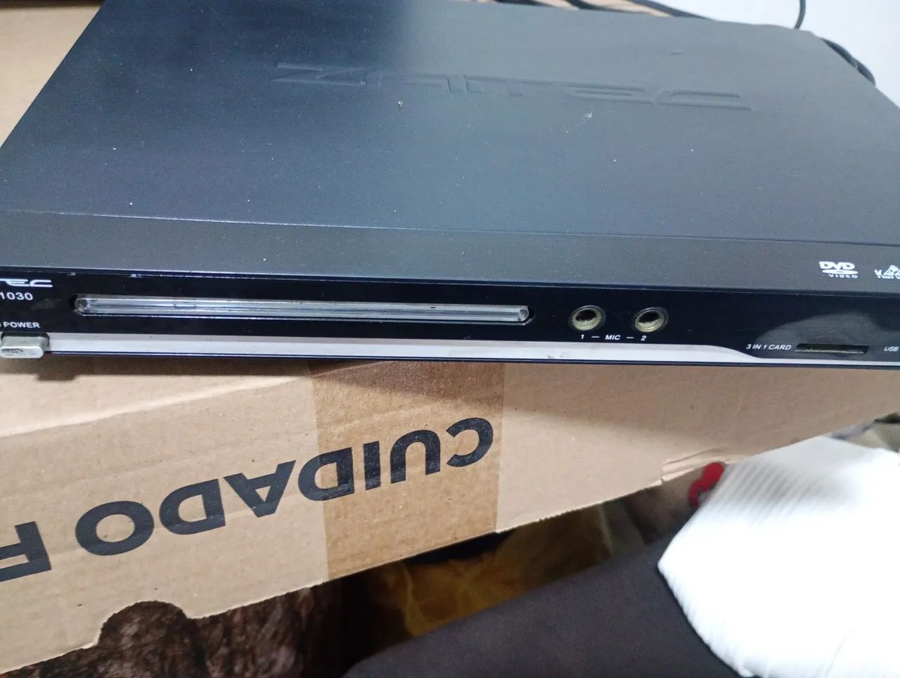 DvD