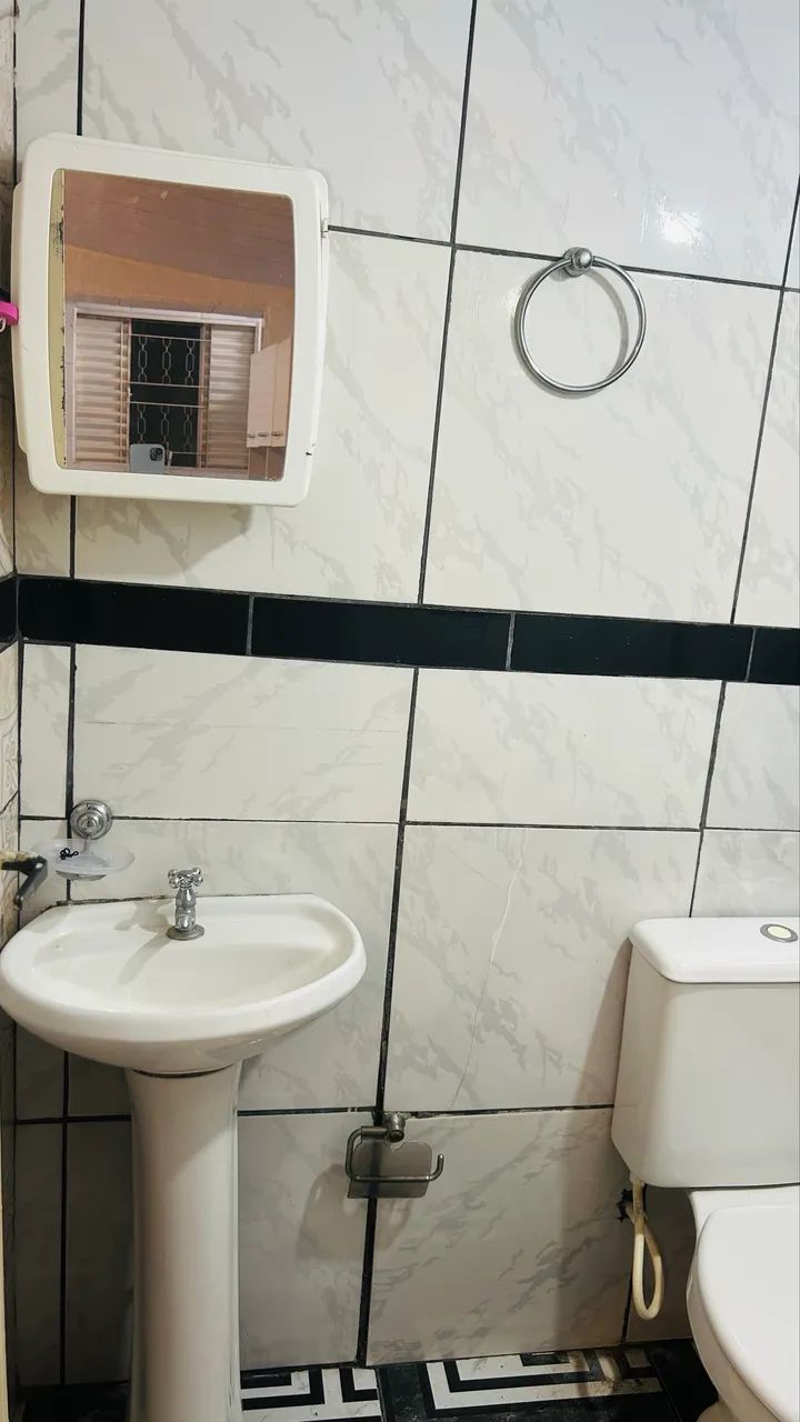 Aluga-se casa de fundos no Setor Perim  - Foto 5