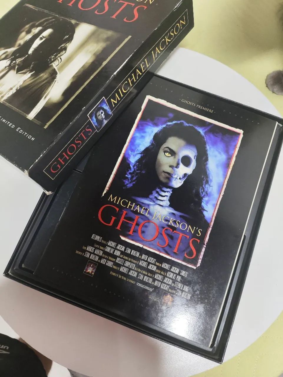 RELÍQUIA: Michael Jackson Ghosts - Box Set de Luxo (Edição