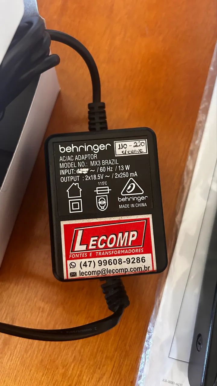 Mesa Behringer Xenyx 802 - Foto 3