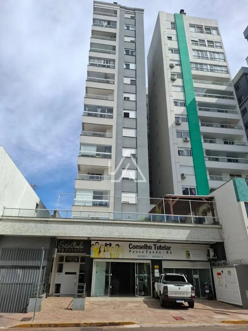 APARTAMENTO DE 1 DORMITÓRIO MOBILIADO