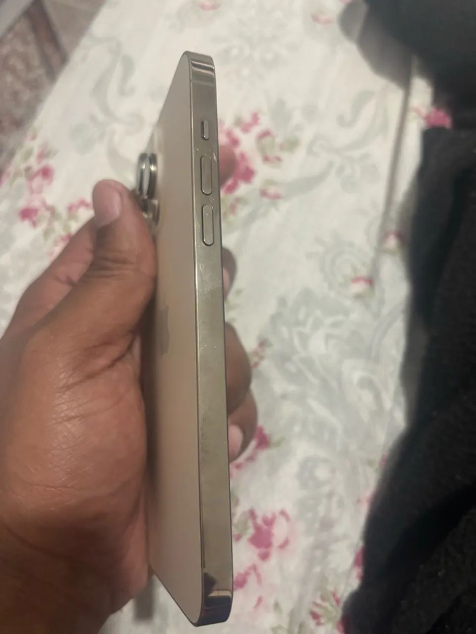 Vendo iPhone 14 Pro Max gold ( dourado)  - Foto 5