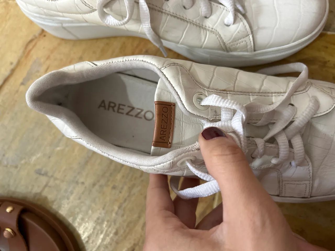 Tênis branco Arezzo