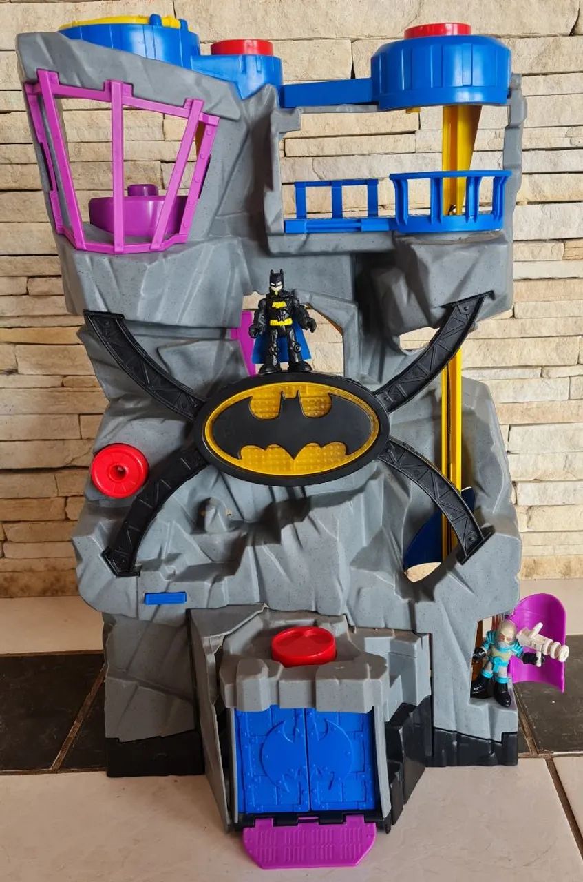 Batcaverna imaginext com batsinal luminoso 