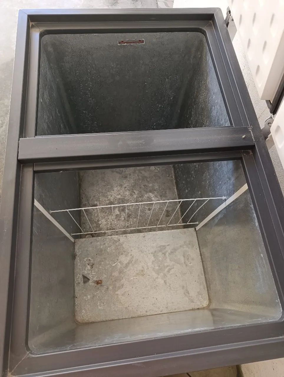 Freezer Esmaltec 305 Litros - 2 Portas  - Foto 2
