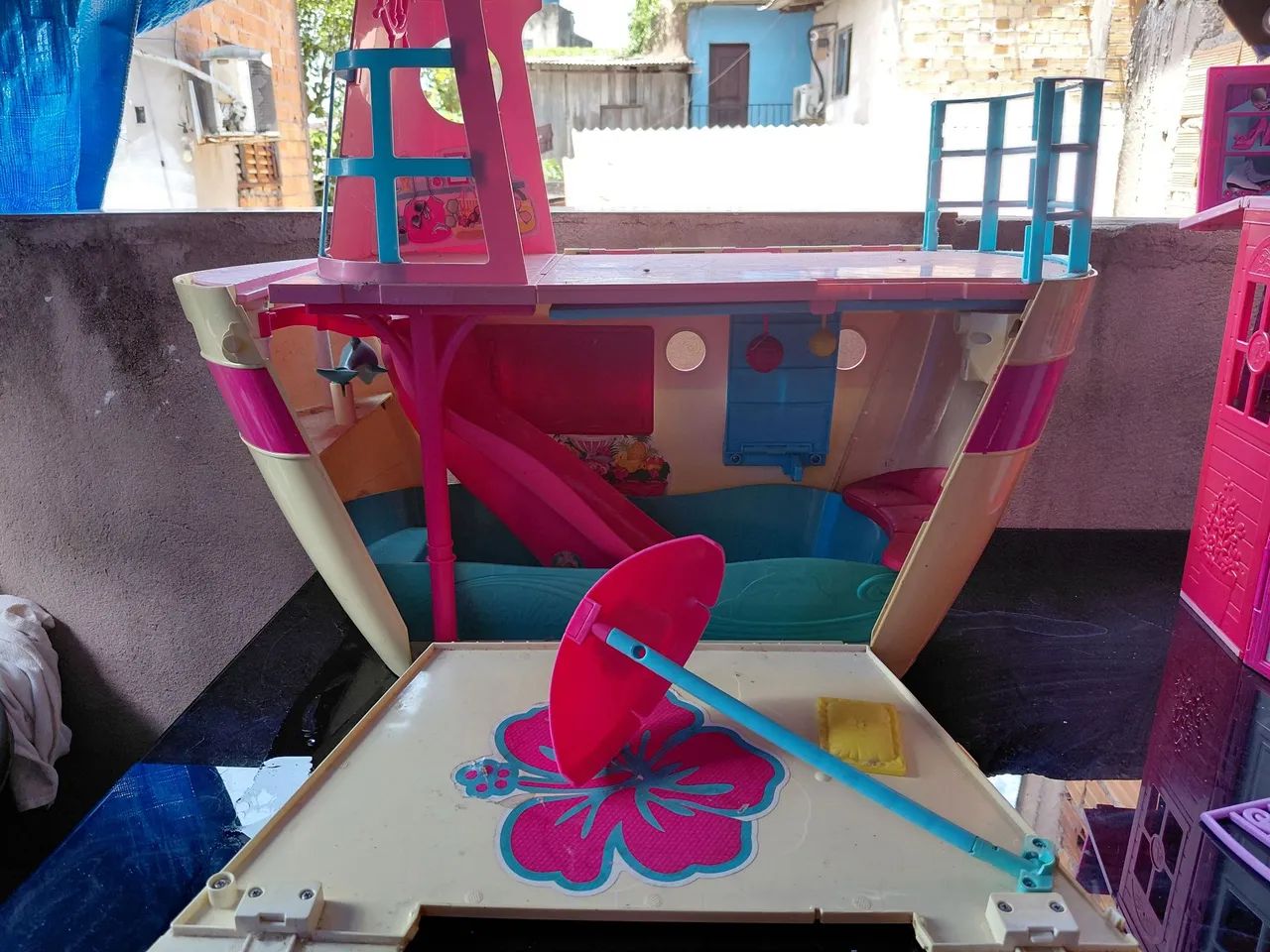Kit Barco e Casa da Barbie - Foto 3