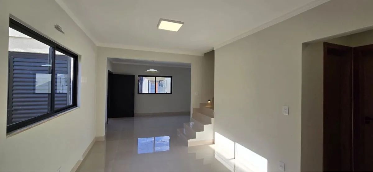 Casa em excelente localização com 3 suítes - Foto 4