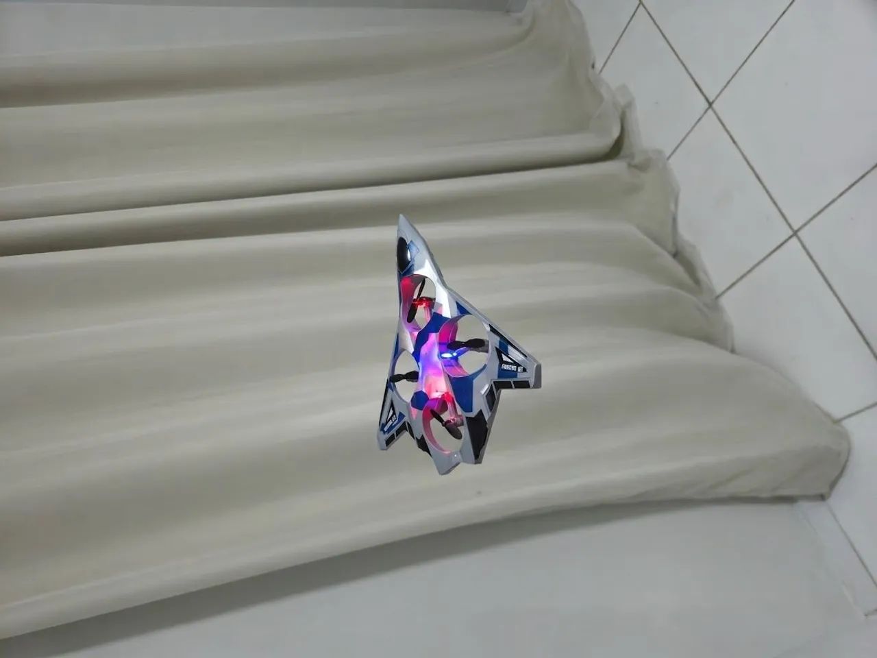 Drone Combat Aircraft na caixa  - Foto 2