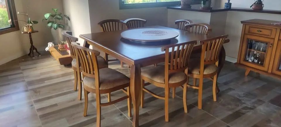 Mesa de Jantar de Madeira Nobre (8 Lugares) com Centro Giratório