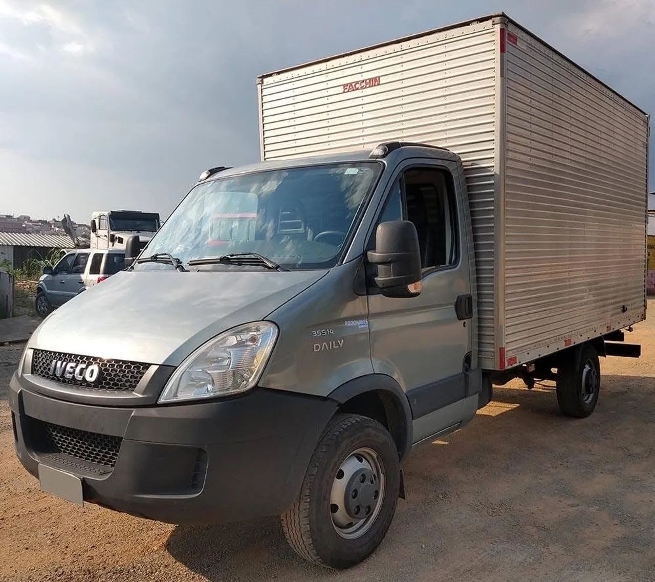 IVECO 35s14 BAÚ 2014 - Foto 3