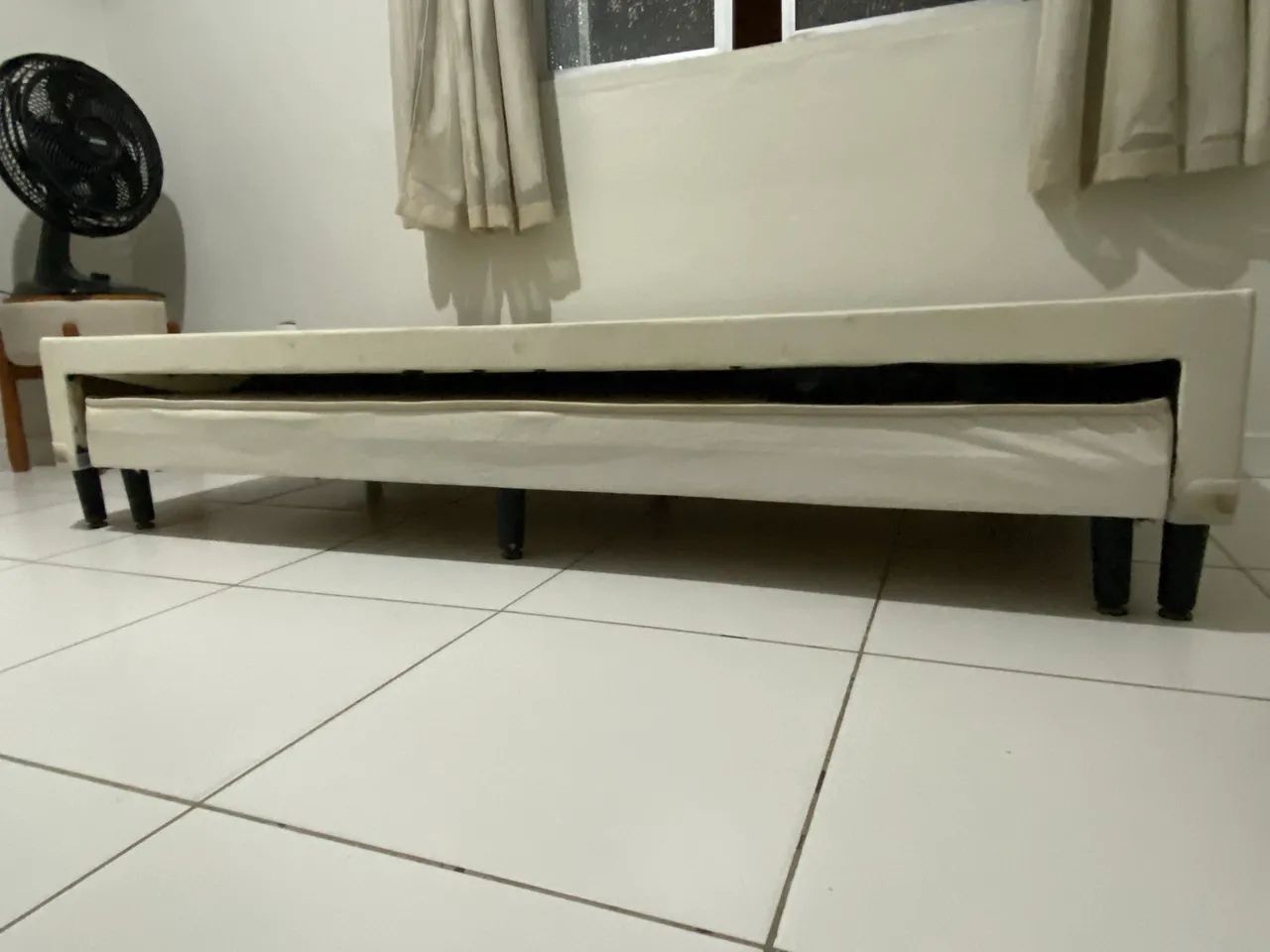 Base de cama de solteiro 