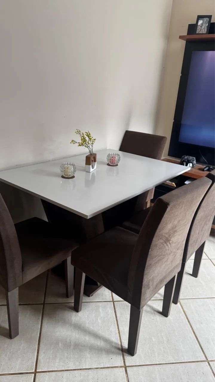 Mesa com 4 cadeiras65153861208834120